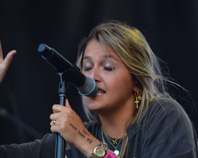 Chelsea Cutler Live at Lollapalooza