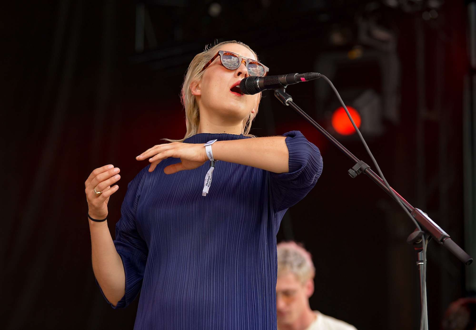 Cate Le Bon Live at Pitchfork [GALLERY] 5