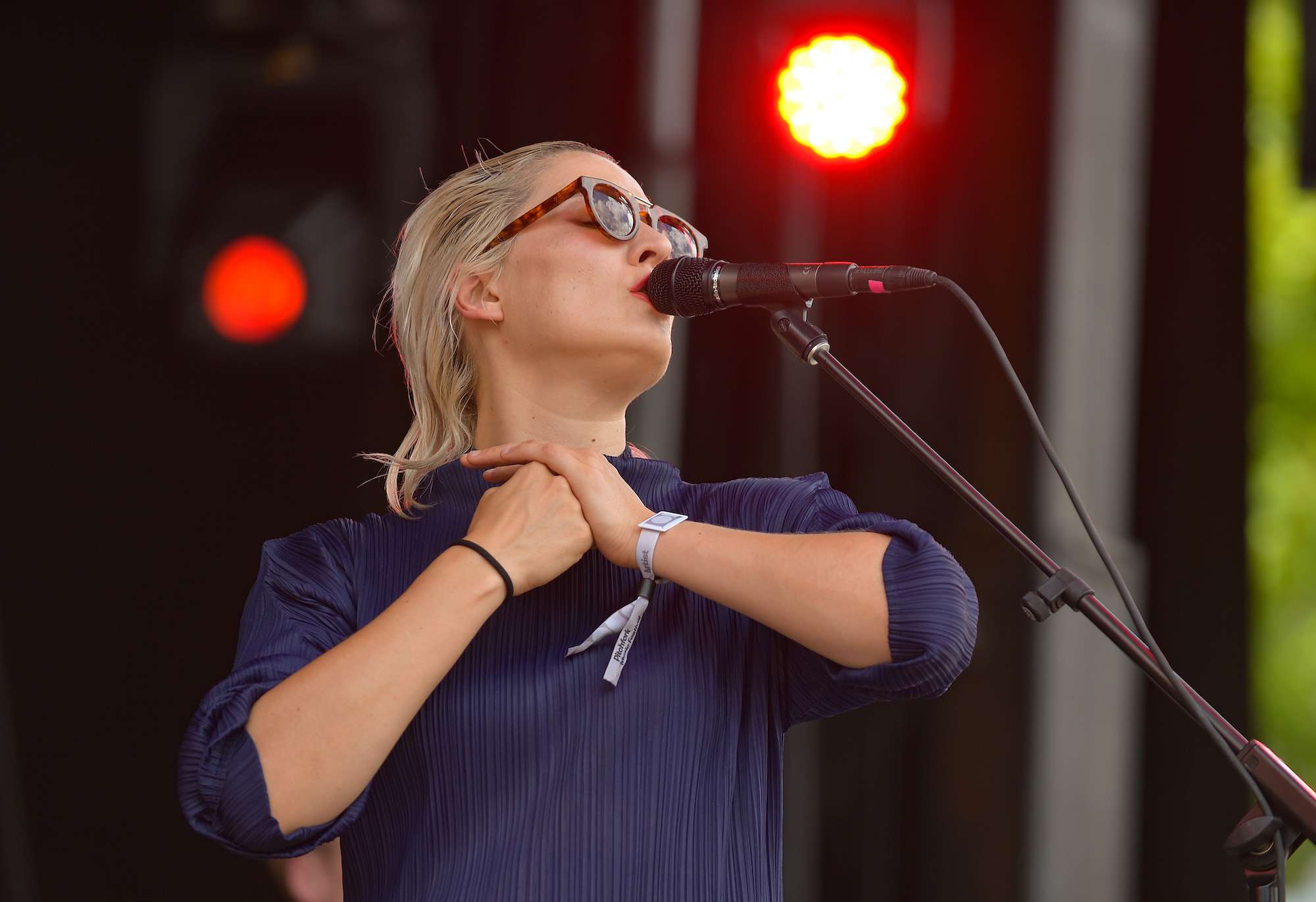 Cate Le Bon Live at Pitchfork [GALLERY] 7