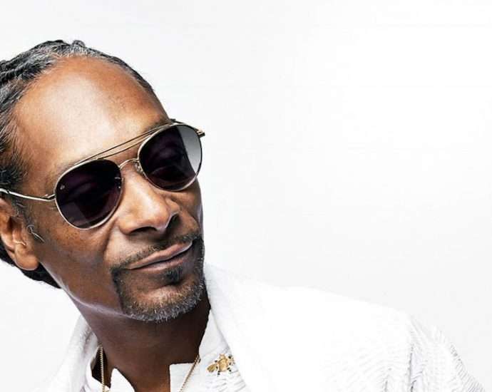 Snoop Dogg Postpones