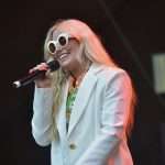 Miley Cyrus Puts The Icing On The Cake To A Great First Day Of Lollapalooza 4