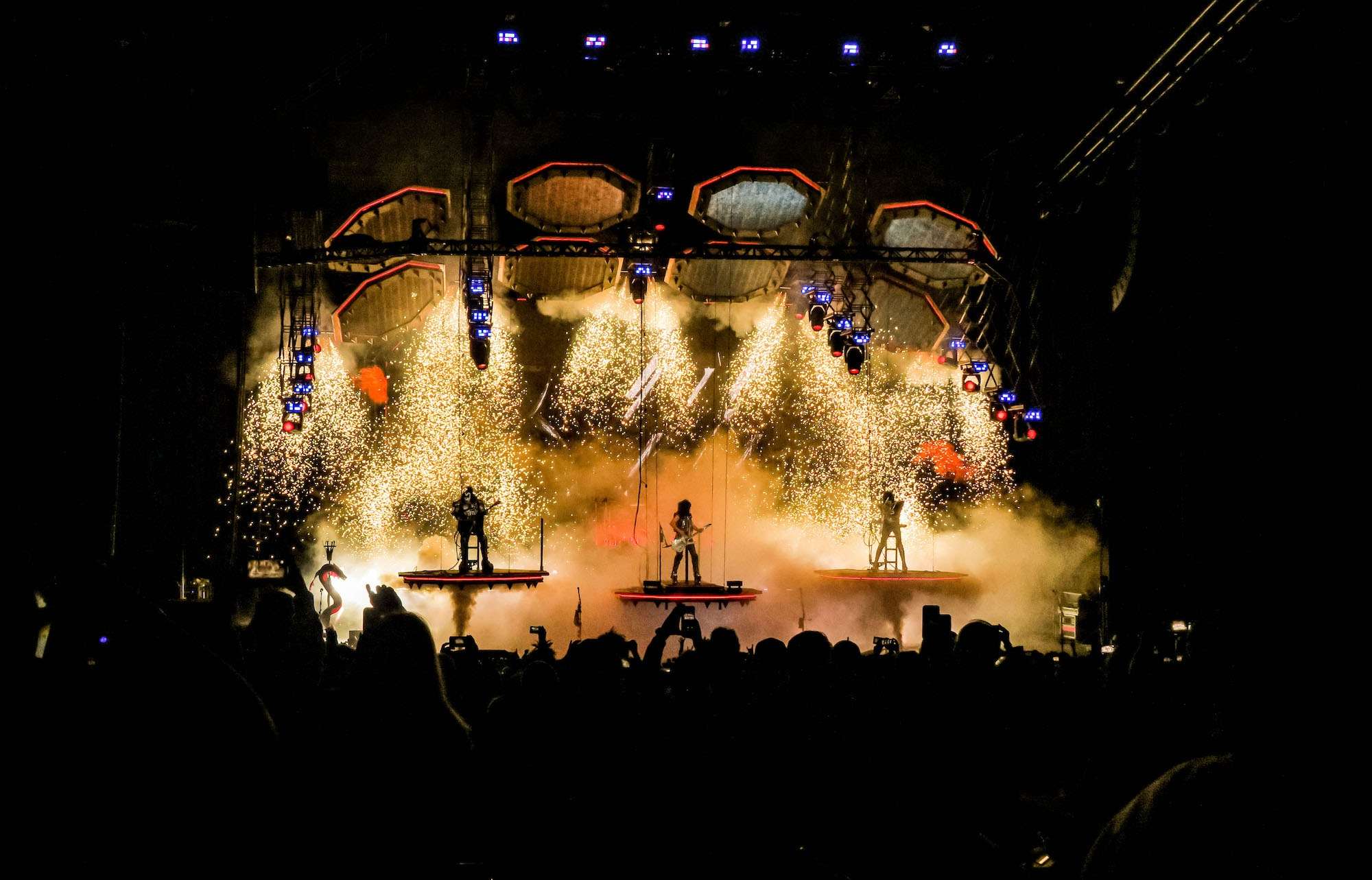 KISS Live at Hollywood Casino Amphitheatre [GALLERY] 6