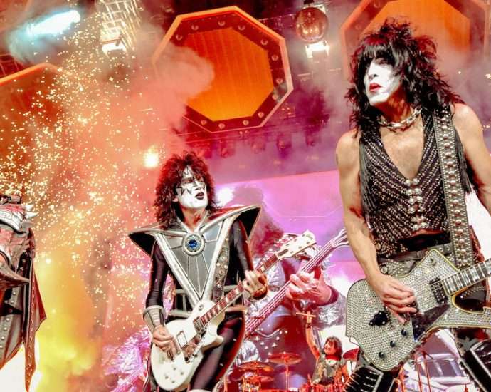 KISS Concert Exceeds All Expectations In Final Chicago Performance [REVIEW] 2