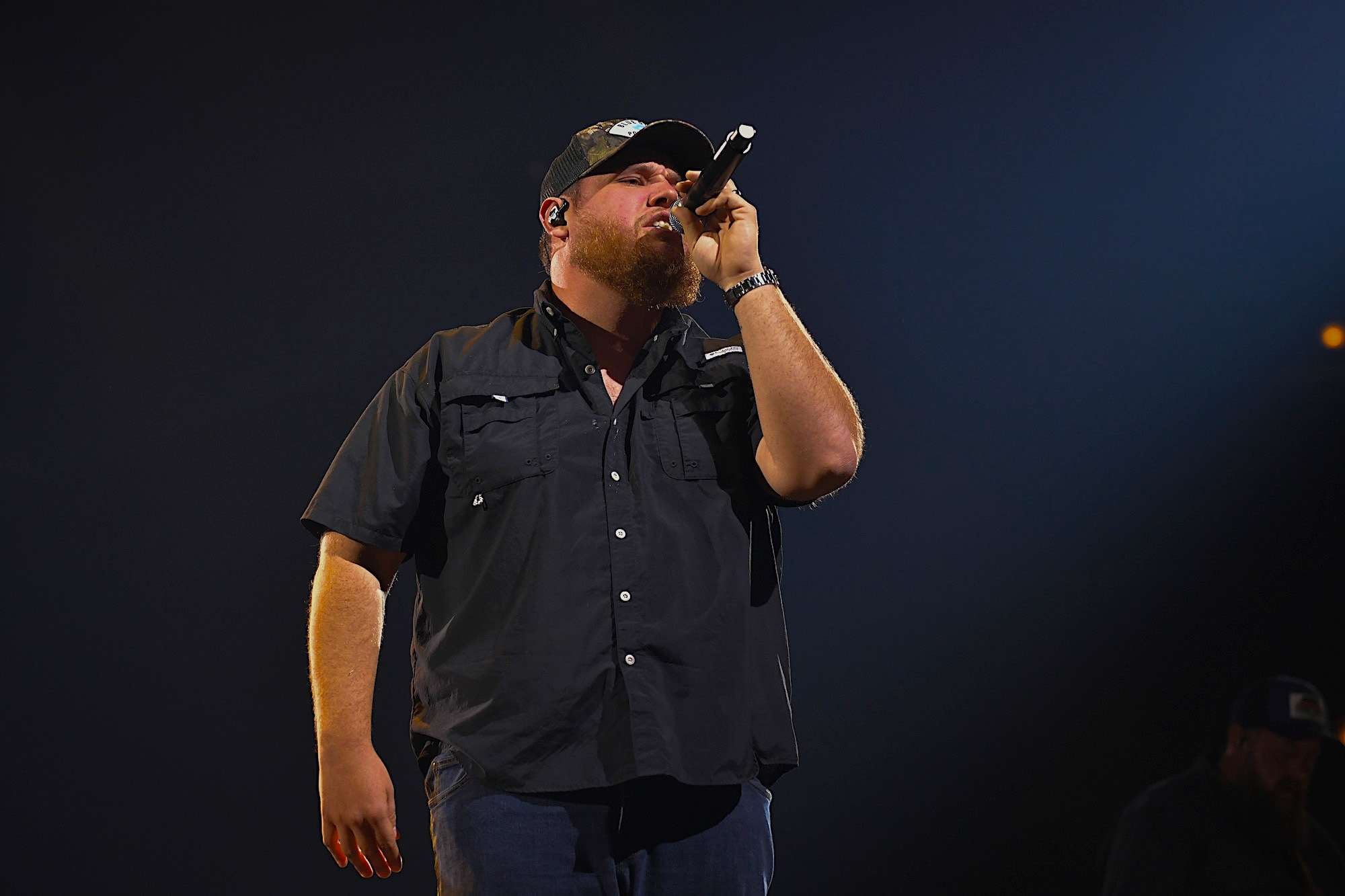 Luke Combs Live at United Center [GALLERY] 2