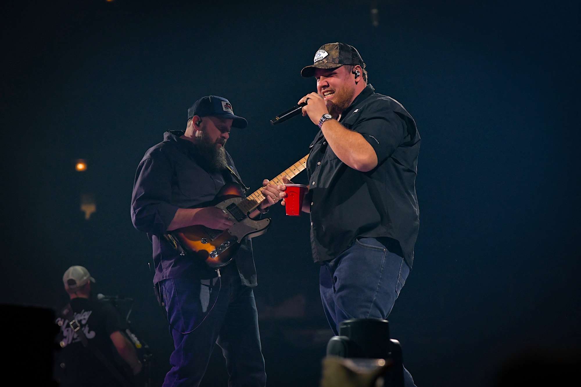 Luke Combs Live at United Center [GALLERY] 7