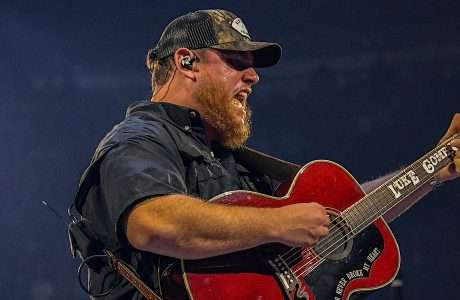 Luke Combs Live at United Center