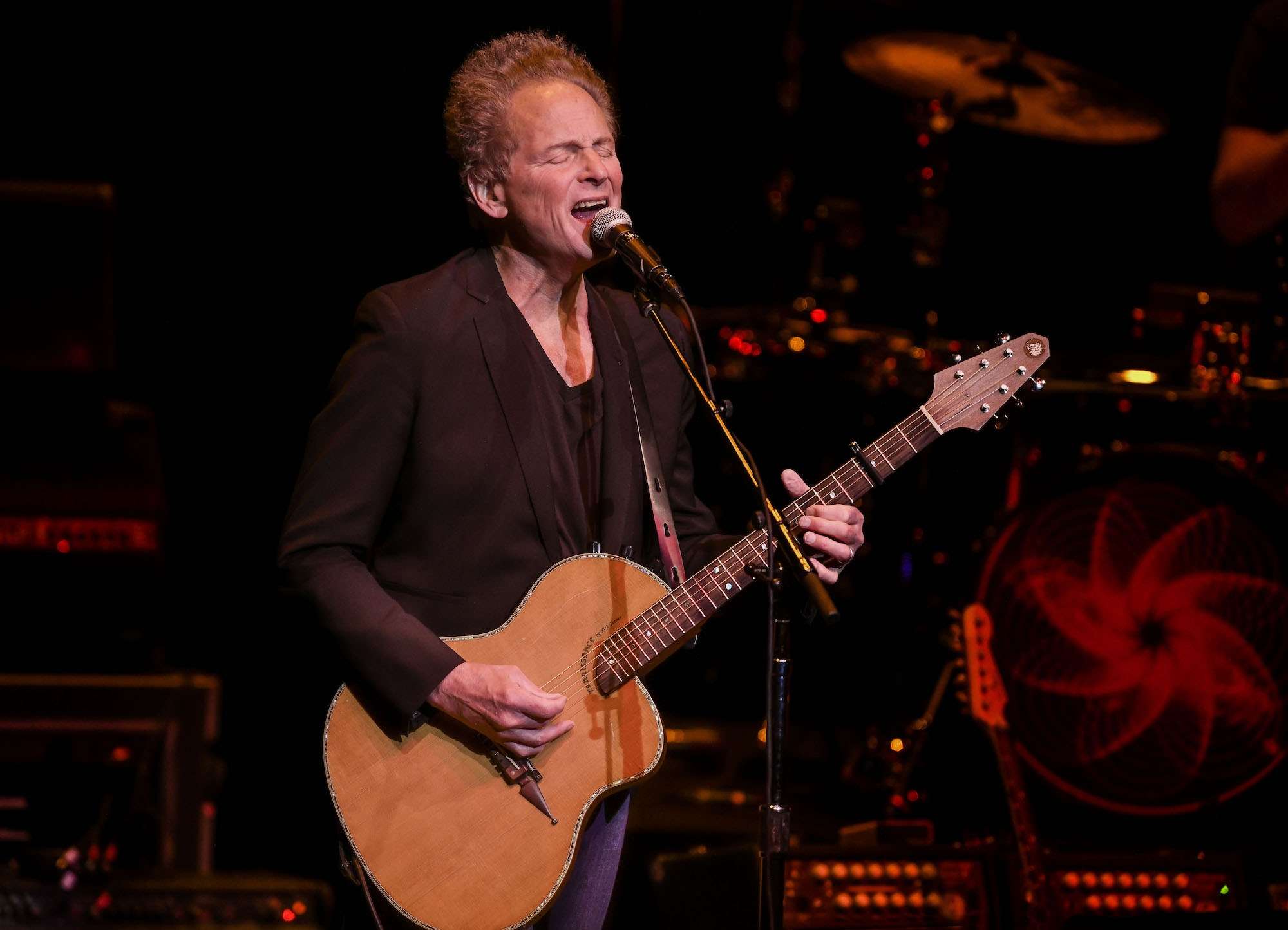 Lindsey Buckingham Live at North Shore Center for the Performing Arts [GALLERY] 7
