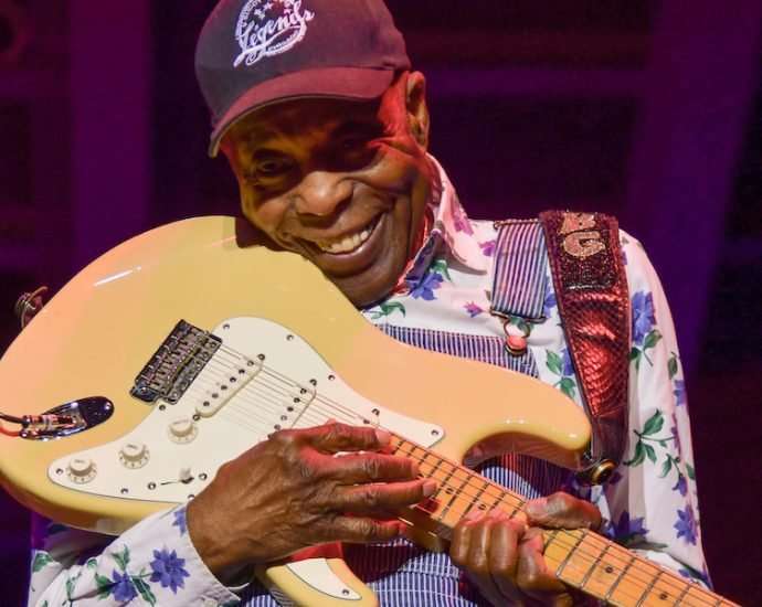 Buddy Guy Live At Blues On The Fox [GALLERY] 4