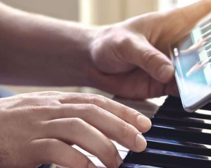What Are the Benefits of Buying a Digital Piano
