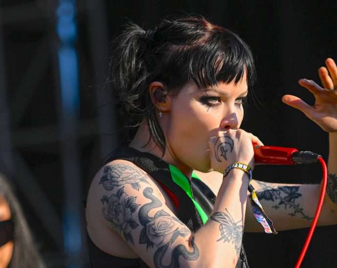 Alice Glass Live at Riot Fest [GALLERY] 4