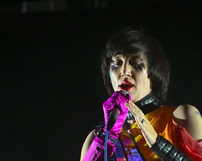 Yeah Yeah Yeahs Live at Riot Fest [GALLERY] 3