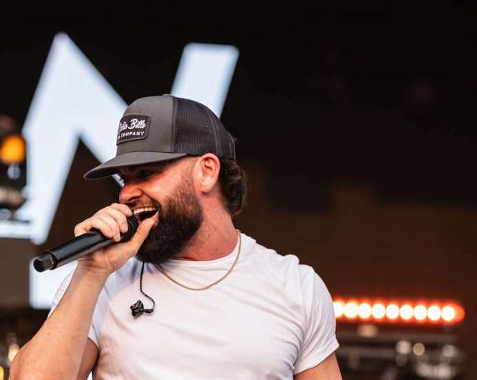 Dylan Scott Live at Windy City Smokeout [GALLERY] 3