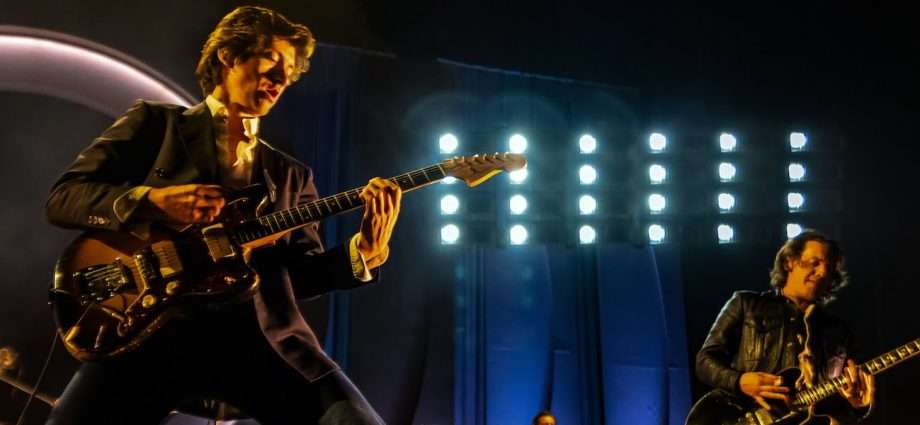 Arctic Monkeys Play United Center on North American Tour [REVIEW]